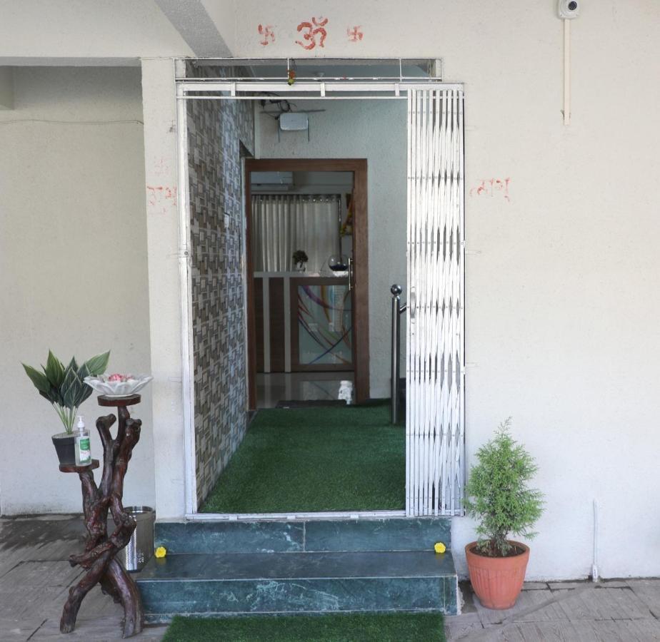 Hotel Satyam Residency Νάβι Μουμπάι Εξωτερικό φωτογραφία