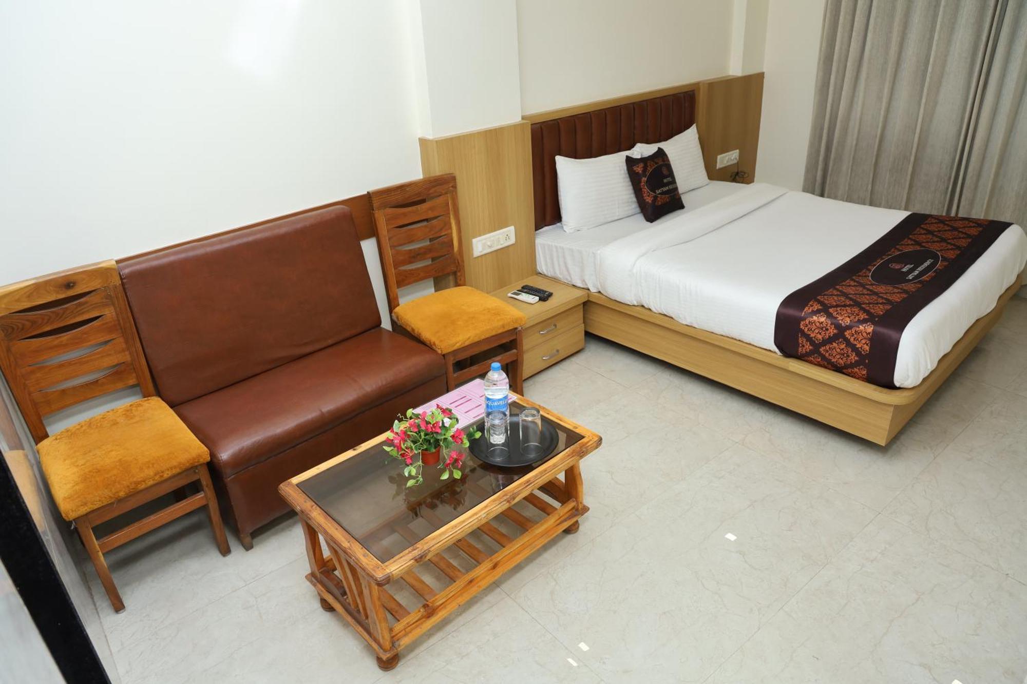 Hotel Satyam Residency Νάβι Μουμπάι Εξωτερικό φωτογραφία