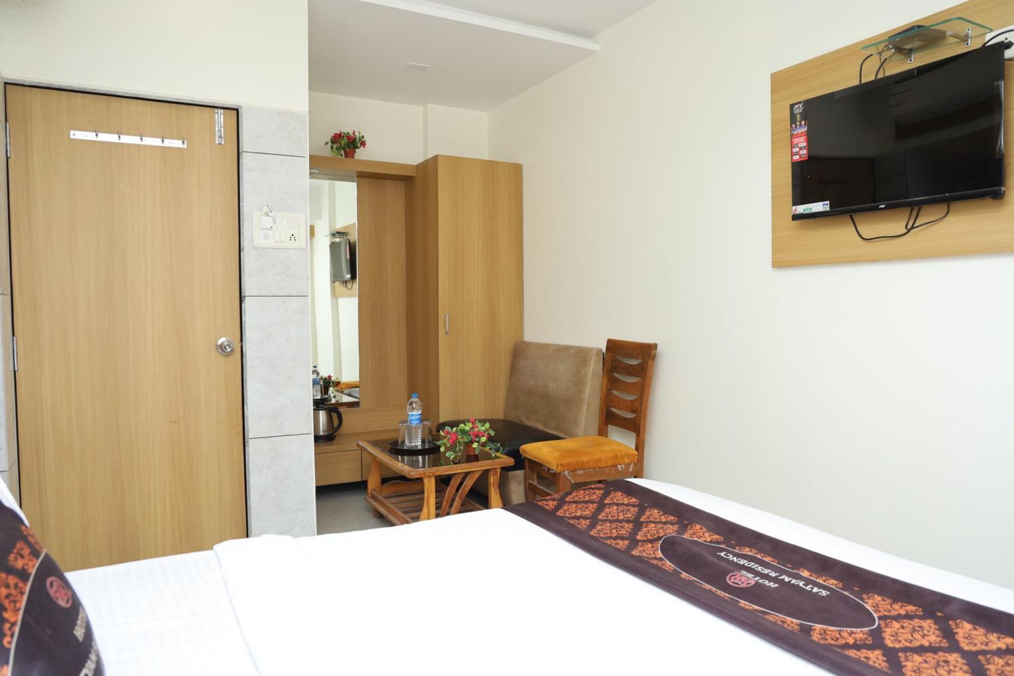 Hotel Satyam Residency Νάβι Μουμπάι Εξωτερικό φωτογραφία