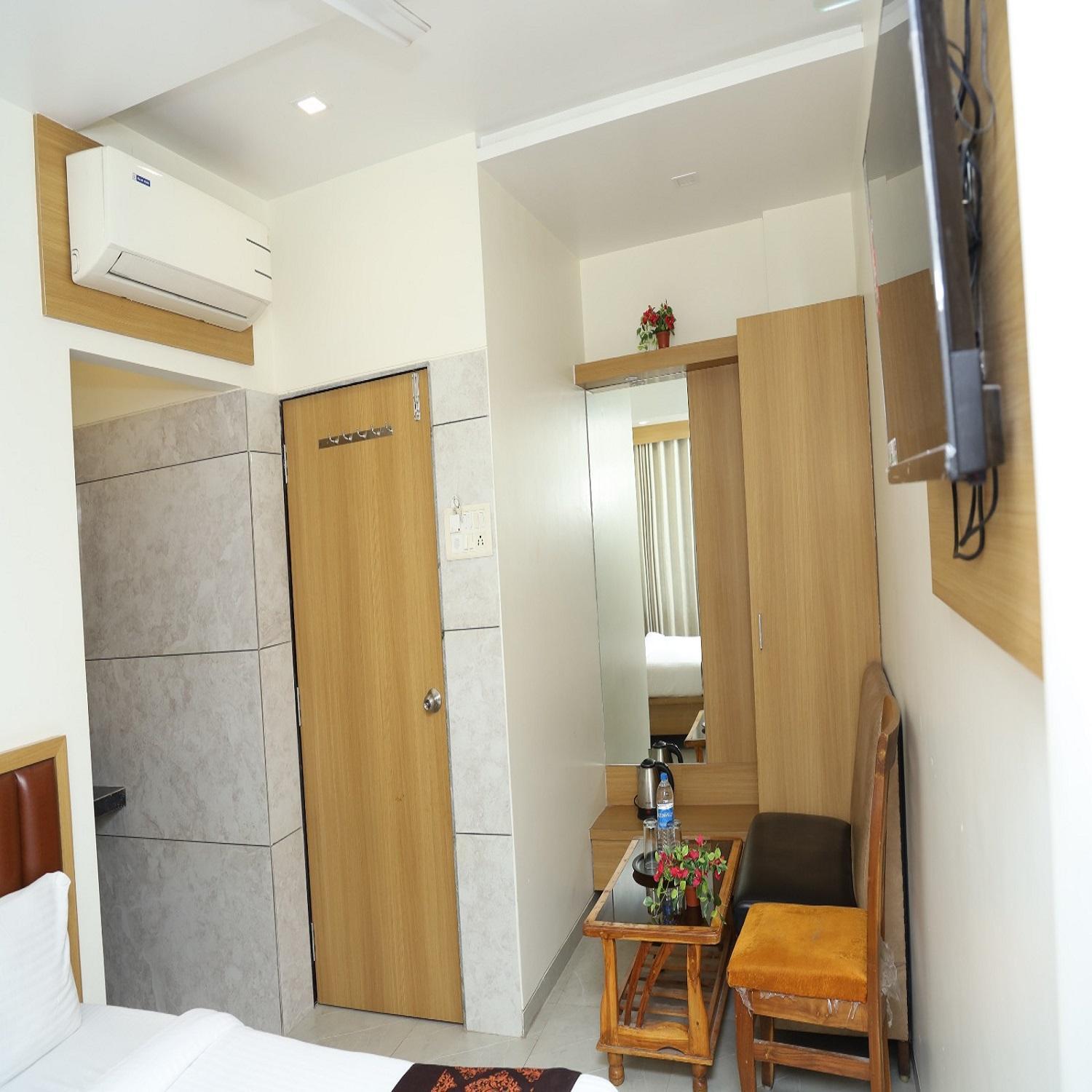 Hotel Satyam Residency Νάβι Μουμπάι Εξωτερικό φωτογραφία
